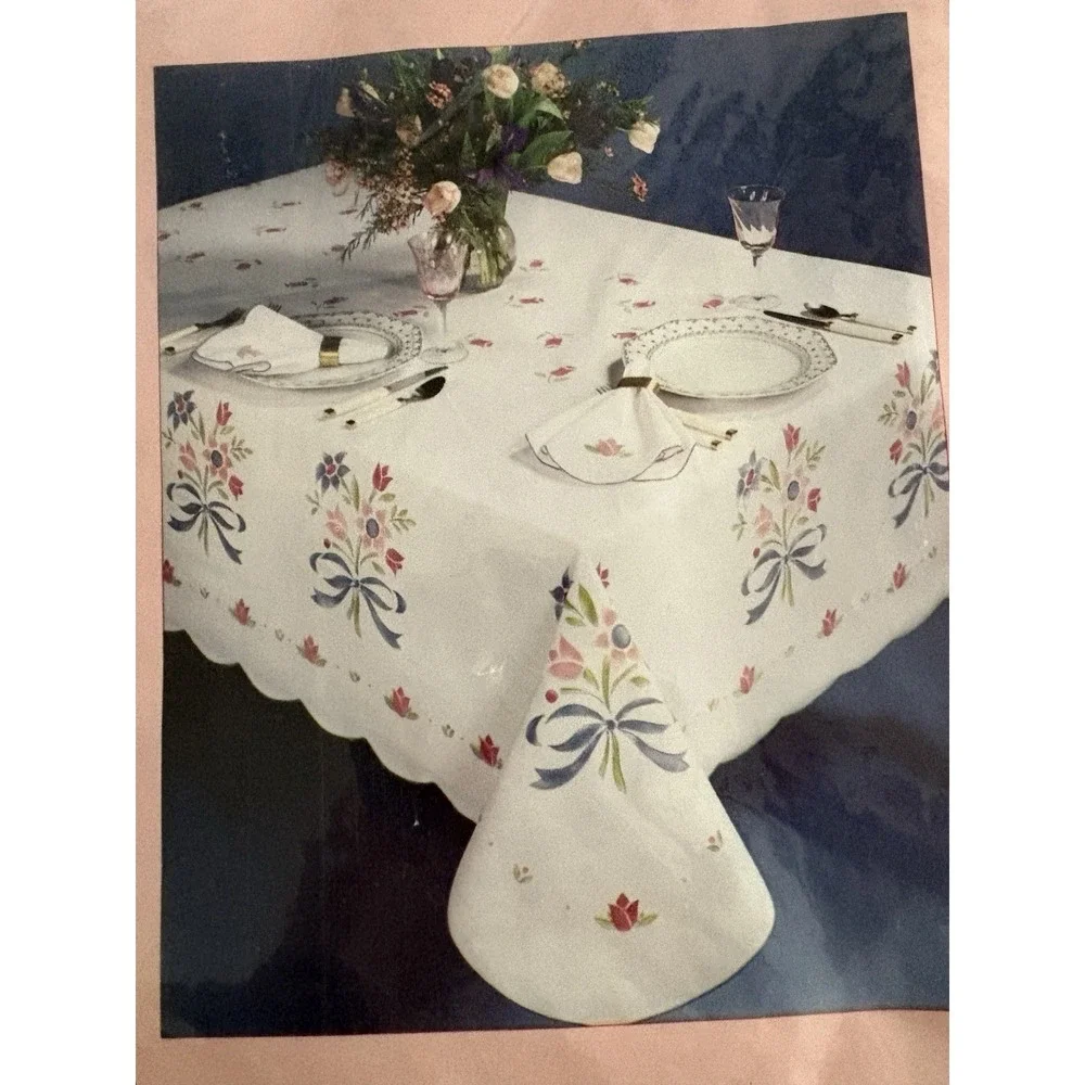 VTG Omusa Tablecloth Winslow Pattern Hand Air Brush Embroidered 120